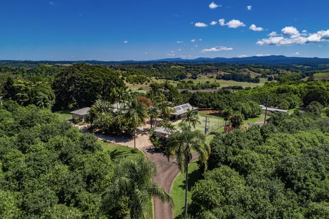 Byron Hinterland Villas - Internet Find 12