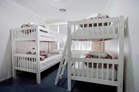 Jindabyne Executive - Internet Find 6