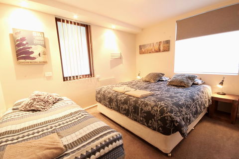 Full Circle Apartments - Internet Find 8