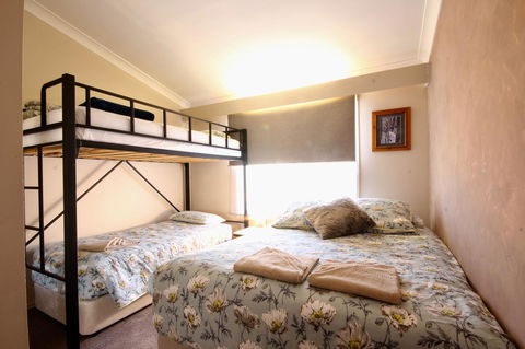 Full Circle Apartments - Internet Find 4