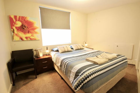Full Circle Apartments - Internet Find 9