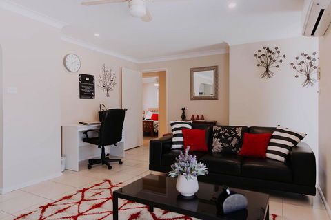 Central Wagga Self Catering Apartment - Internet Find 0