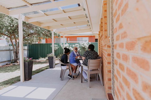 Central Wagga Self Catering Apartment - Internet Find 16
