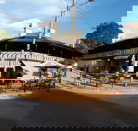 Wallendbeen Hotel - Internet Find