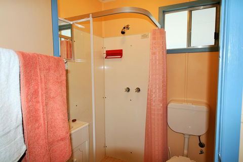 Baudin Beach Apartments - Internet Find 11