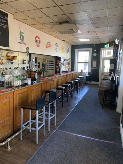 Commercial Hotel Morgan - Internet Find 3