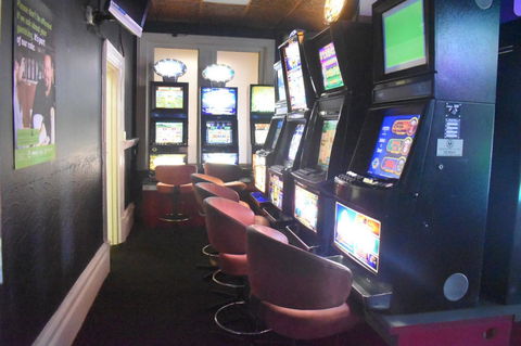 Commercial Hotel Morgan - Internet Find 8
