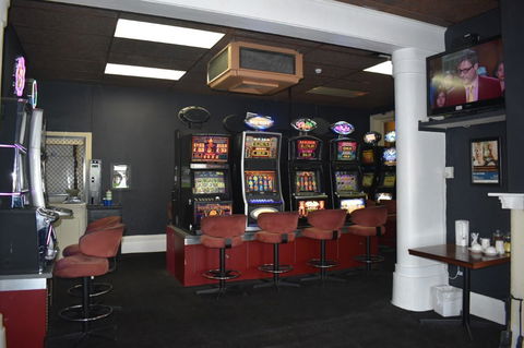 Commercial Hotel Morgan - Internet Find 9