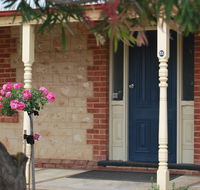 Jacaranda Cottage - Internet Find