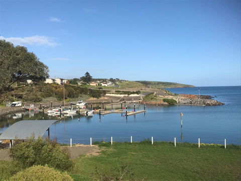 Penneshaw Oceanview Apartments - Internet Find 0