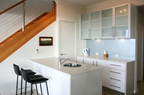 Penneshaw Oceanview Apartments - Internet Find 10
