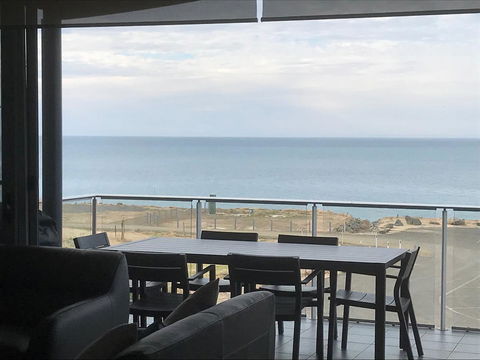 Penneshaw Oceanview Apartments - Internet Find 2