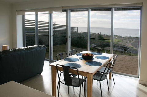 Penneshaw Oceanview Apartments - Internet Find 12