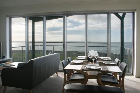 Penneshaw Oceanview Apartments - Internet Find 6