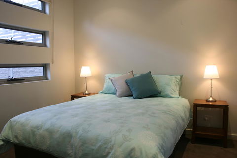 Penneshaw Oceanview Apartments - Internet Find 15