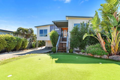 Lavina Luxury Beach House - Internet Find 7