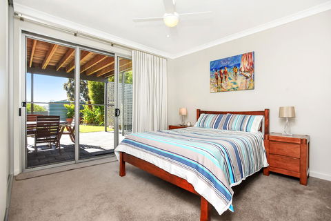 Lavina Luxury Beach House - Internet Find 19