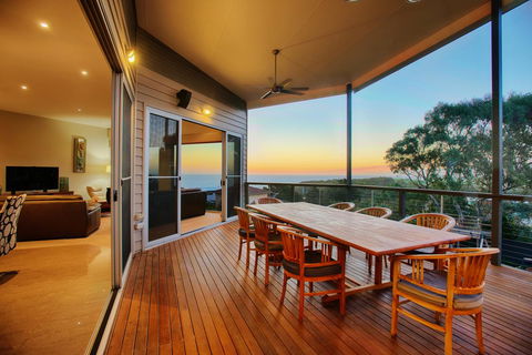 Lavina Luxury Beach House - Internet Find 12