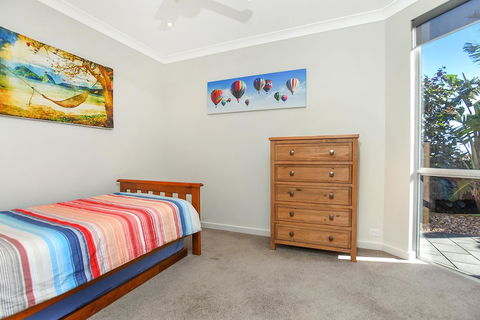 Lavina Luxury Beach House - Internet Find 20
