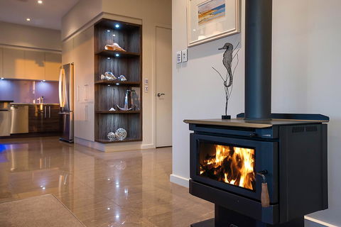 Lavina Luxury Beach House - Internet Find 6