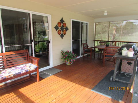 Lazy Days Bed &Breakfast Cottage - Victor Harbor - Internet Find 13