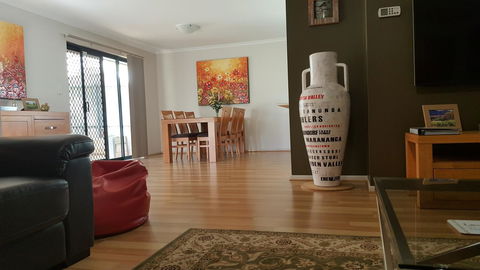Jacaranda Homestay - Internet Find 5