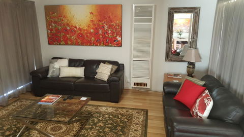 Jacaranda Homestay - Internet Find 7