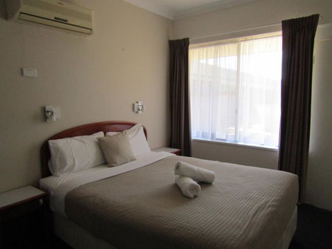 Allonville Gardens Motel - Internet Find 25
