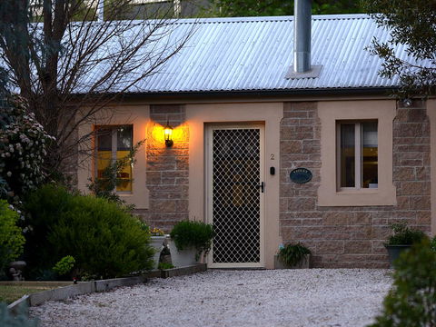 Riesling Trail & Clare Valley Cottages - Internet Find 4