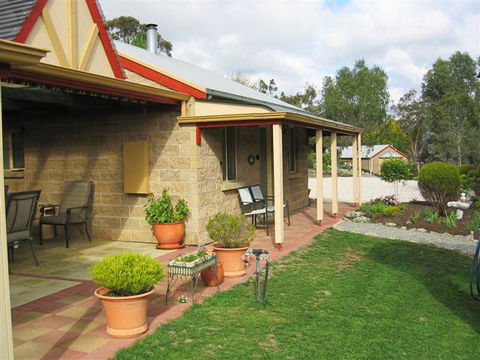 Riesling Trail & Clare Valley Cottages - Internet Find 2