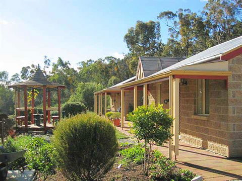 Riesling Trail & Clare Valley Cottages - Internet Find 0