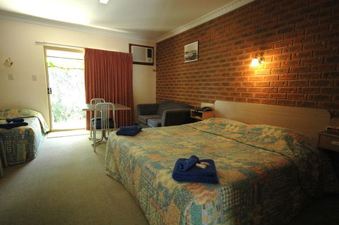 Burra Motor Inn - Internet Find 42