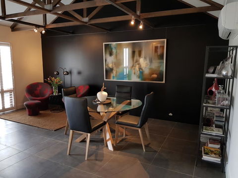 Irongate Studio B&B - Internet Find 0