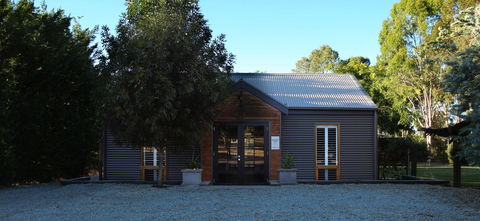 Irongate Studio B&B - Internet Find 10