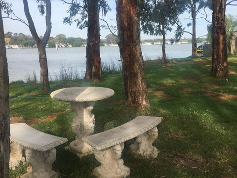 Murray Bridge Riverview Cabin - Internet Find 4