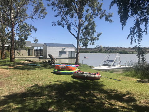 Murray Bridge Riverview Cabin - Internet Find 1