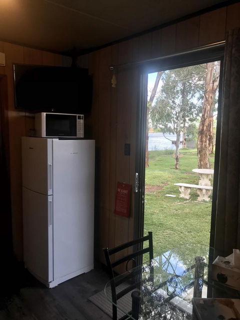 Murray Bridge Riverview Cabin - Internet Find 3
