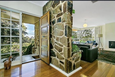 Stunning House With Beautiful Entertainment Area!! - Internet Find 0