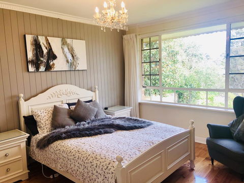 Stunning House With Beautiful Entertainment Area!! - Internet Find 2