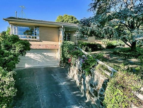 Stunning House With Beautiful Entertainment Area!! - Internet Find 18