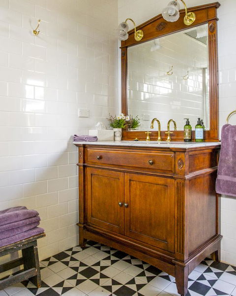 Grand Cru Estate Homestead - Internet Find 4