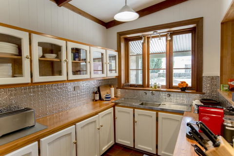 Grand Cru Estate Homestead - Internet Find 6