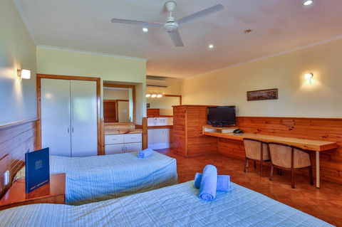 Kimberley Hotel - Internet Find 2