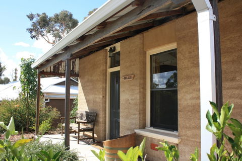 Hotham Ridge Winery And Cottages - Internet Find 0