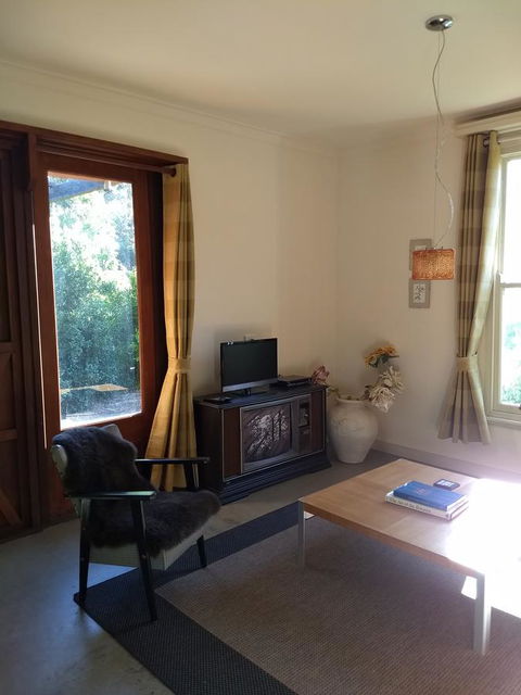 Hotham Ridge Winery And Cottages - Internet Find 22