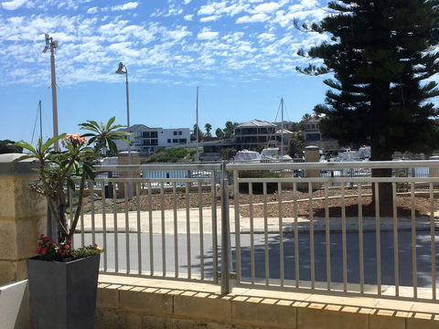 Studio Style Mindarie Marina - Internet Find 1