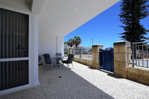 Studio Style Mindarie Marina - Internet Find 12