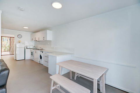 West Beach Lagoon 206 Great Value - Internet Find 6
