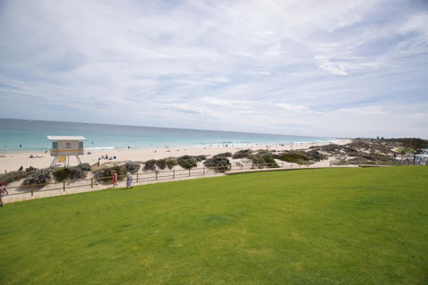West Beach Lagoon 206 Great Value - Internet Find 23
