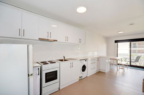 West Beach Lagoon 206 Great Value - Internet Find 9